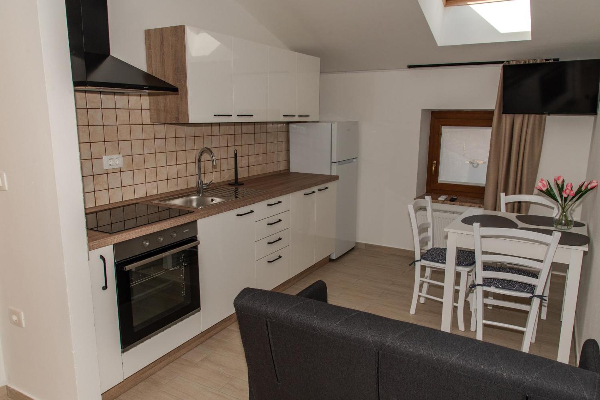 Apartmaji Tinta Kanal