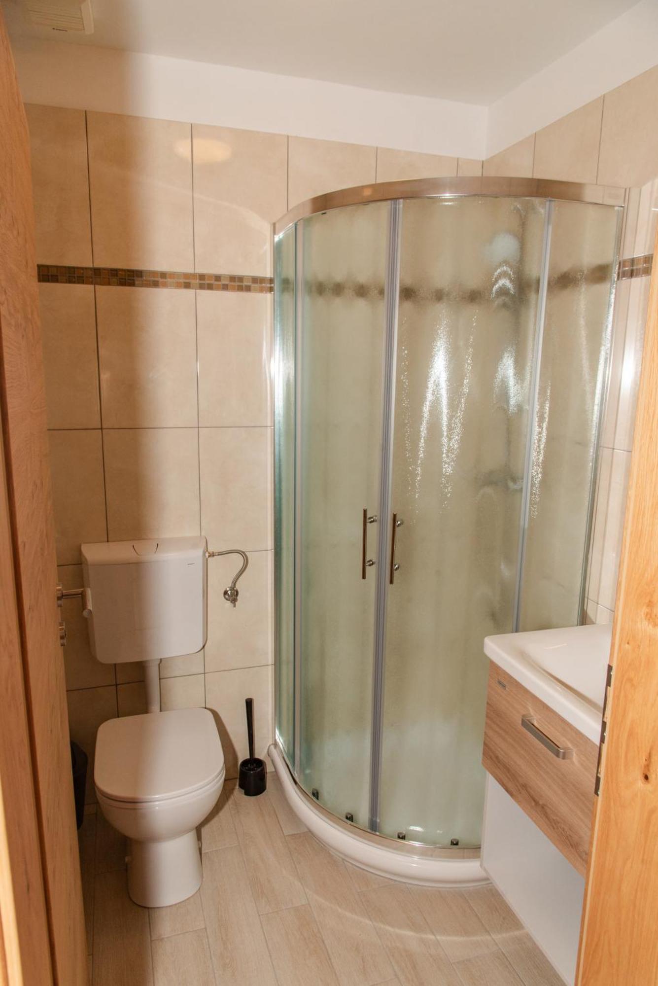 Apartmaji Tinta *
