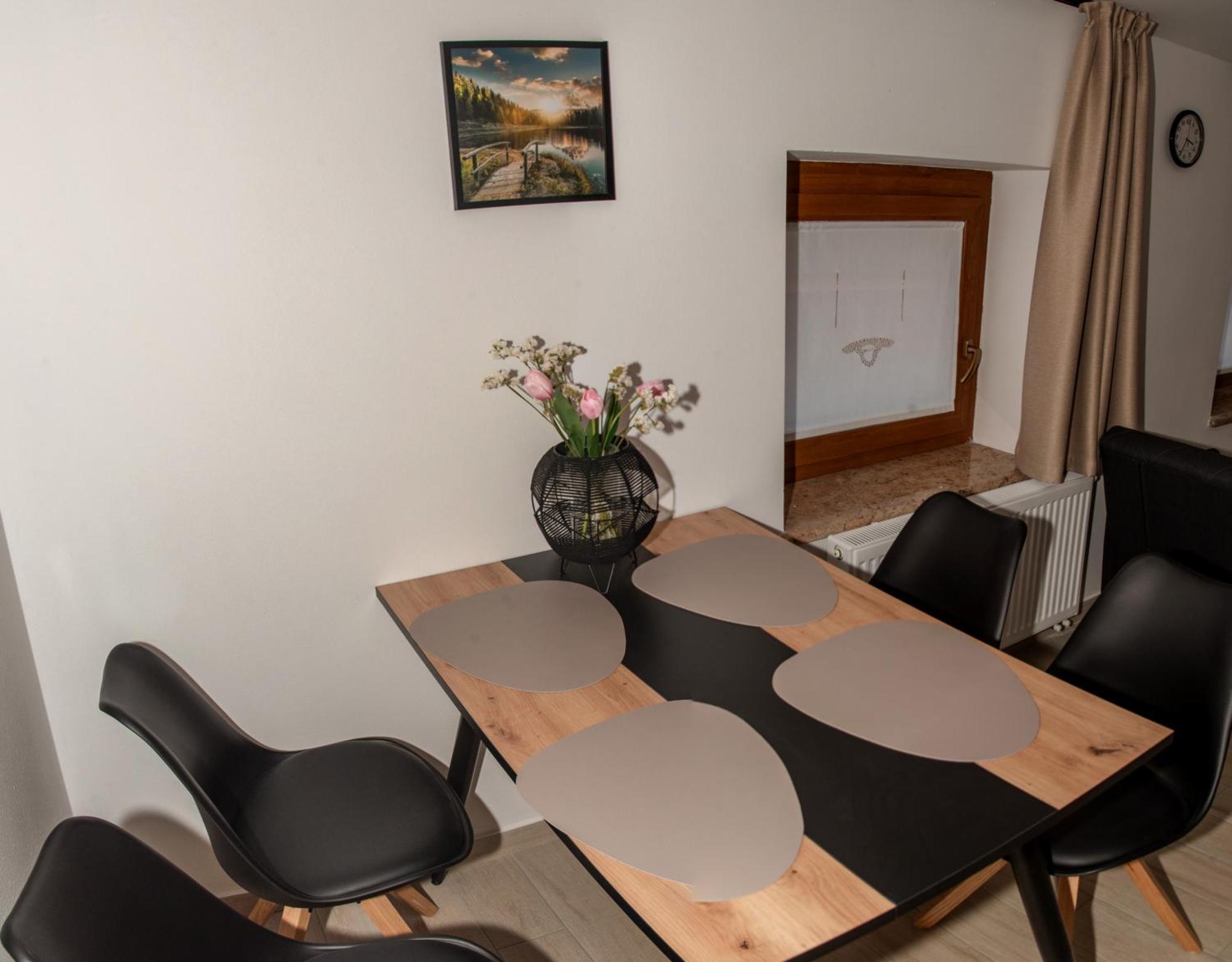 Apartmaji Tinta *