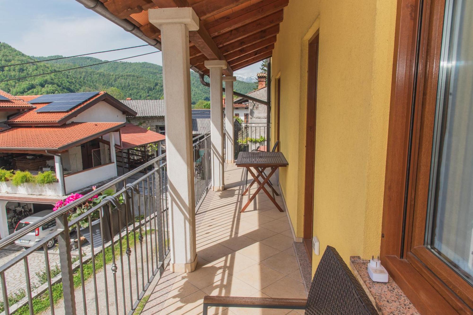 Apartmaji Tinta Apartment Kanal